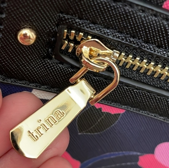 Trina Turk All Over Narcissus Double Handled Tote Detachable Shoulder Strap NWT - Picture 4 of 14